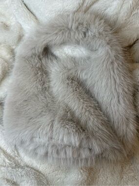 Doll’s Super Soft Fuzzy Essential Cozy Faux Fur Shoulder Bag Light Gray/Cream